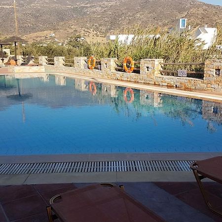 Purple Pig Stars Camping & Bungalows Mylopotas Dış mekan fotoğraf