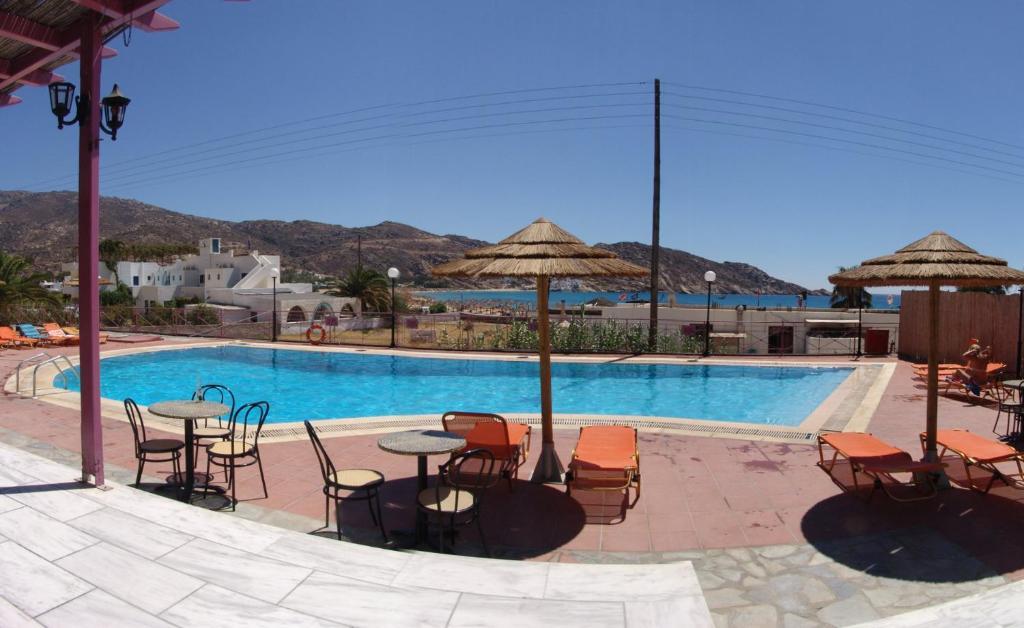 Purple Pig Stars Camping & Bungalows Mylopotas Dış mekan fotoğraf